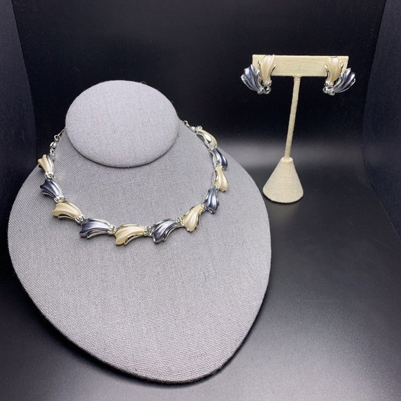 Authentic Original Vintage Style Jewelry - Blue Cream Silver Tone Link Choker Collar Necklace Earrings Demi Parure